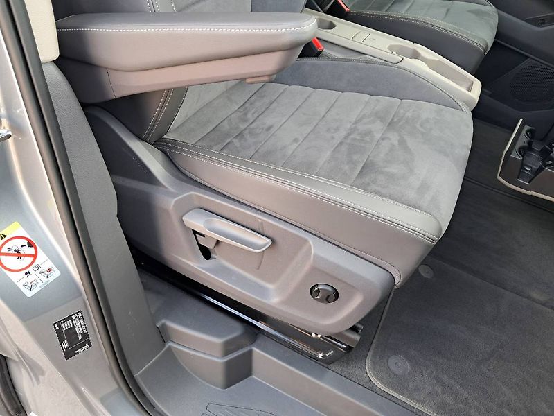 Volkswagen Multivan (2025) LONG Life 1.5 TSi P-HEV 130-18 - fotka 25 z 31