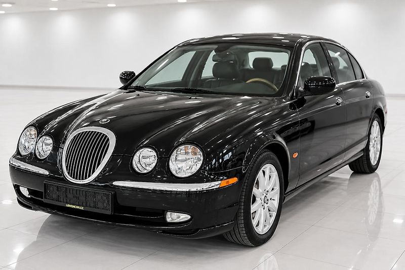 Jaguar S-Type (2001) - fotka 4 z 21
