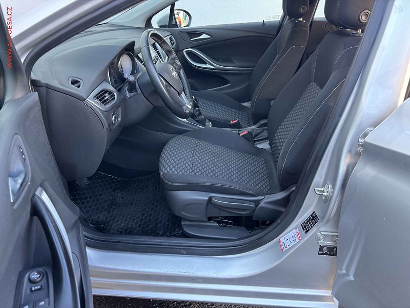 Opel Astra (2017) 1.6CDTi, AC, navi - fotka 9 z 18