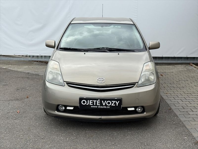 Toyota Prius 1,5 ÚPRAVA ZTP-RUČNÍ OVLÁDÁNÍ - fotka 2 z 15