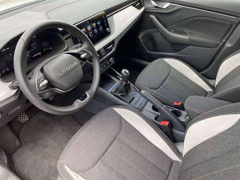 Škoda Scala (2025) 1.5 TSI Top Selection - fotka 8 z 32