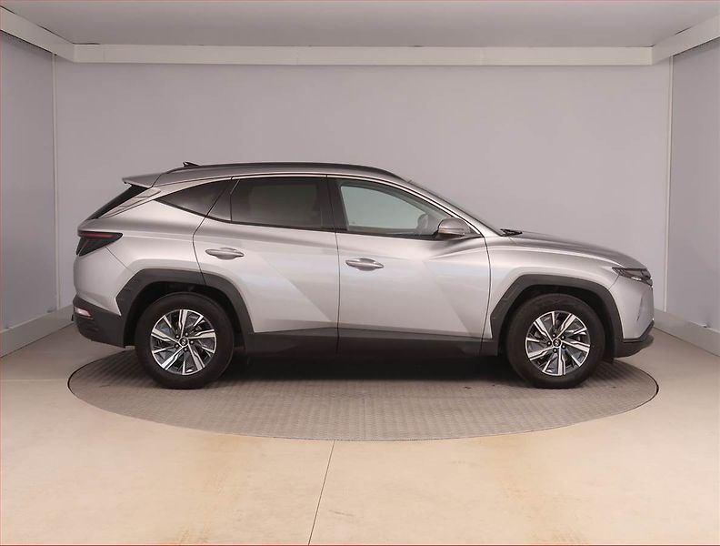 Hyundai Tucson (2021) 1.6 T-GDI - fotka 6 z 15