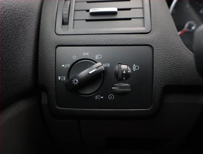 Ford Kuga (2011) 2.0 TDCi, Tempomat - fotka 13 z 16