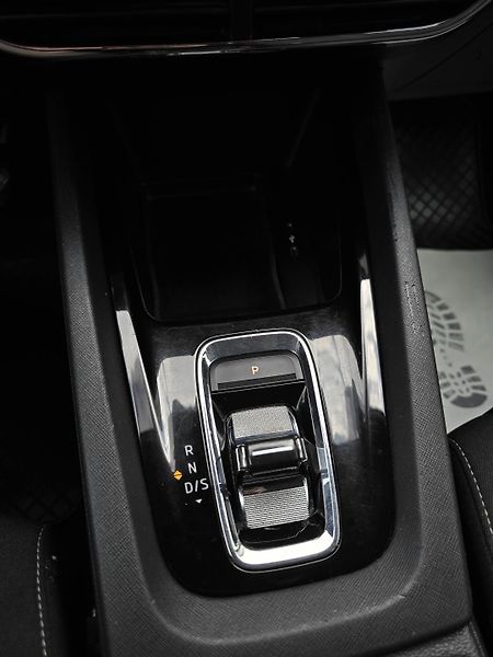 Škoda Octavia 2,0TDI 110kW DSG STYLE + NAVI - fotka 21 z 41