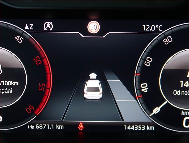 Škoda Superb (2019) 2.0 TDI, Automat, Serv.kniha - fotka 17 z 19