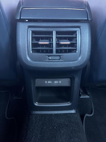 Cupra Ateca 2.0TSI DSG 221kW 1.Maj DPH TZ - fotka 26 z 30