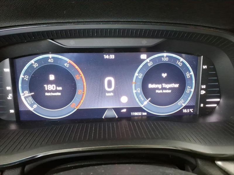 Škoda Octavia 2,0 TDI,TAŽNÉ,KEYLESS,MATRIX - fotka 9 z 11