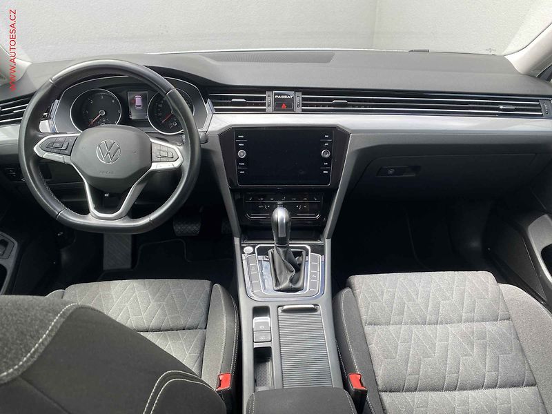 Volkswagen Passat (2023) 2.0 TDi, Business, DSG, LED - fotka 8 z 19