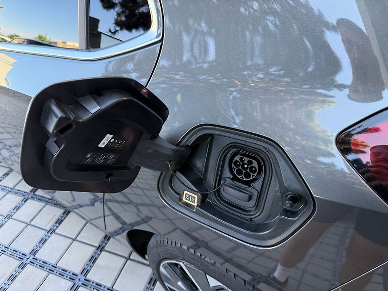 Opel Corsa e 50kWh Elegance - fotka 9 z 37