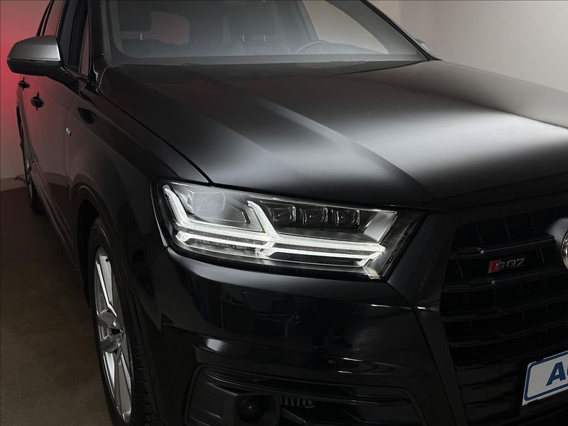 Audi SQ7 4,0 V8 MATRIX BOSE DPH 360° CZ - fotka 44 z 52