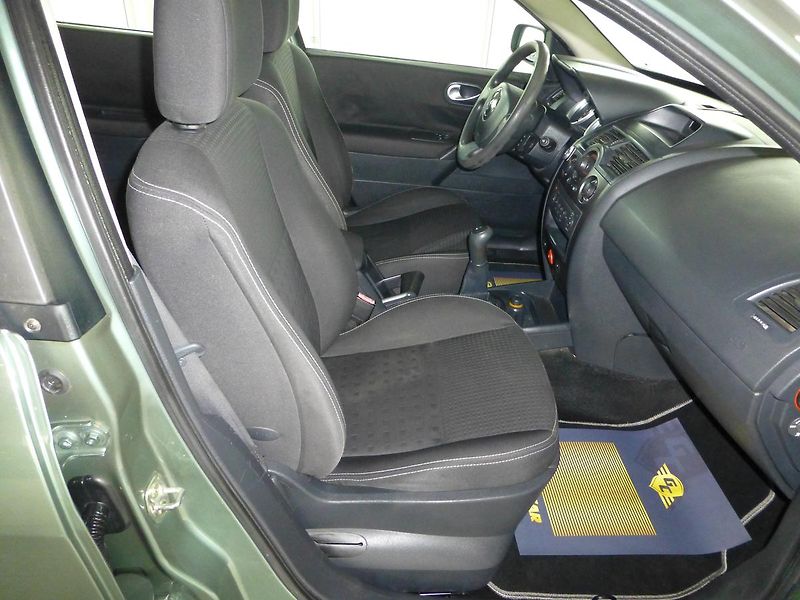 Renault Mégane (2004) 1,6-83KW*KLIMATIZACE** - fotka 12 z 19
