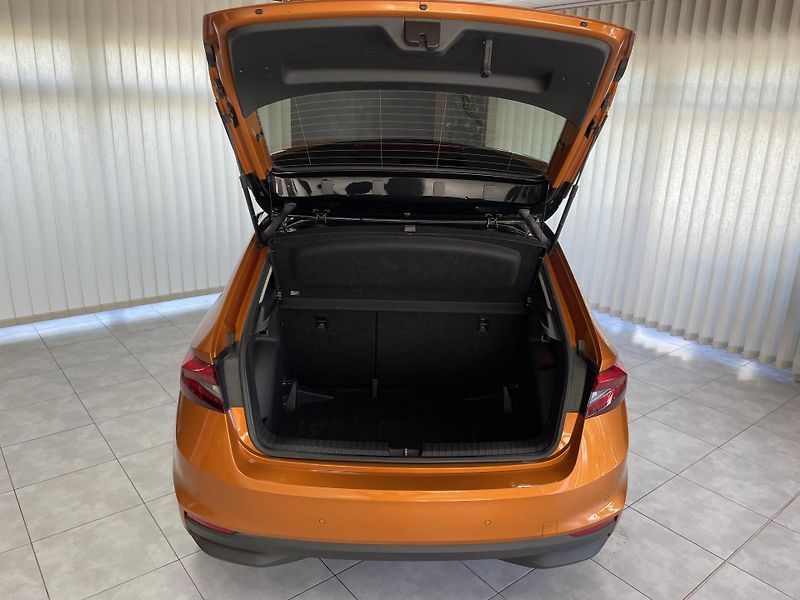 Škoda Fabia 1.0 TSi 81kW DSG ČR 1.MAJ NAVI - fotka 34 z 34