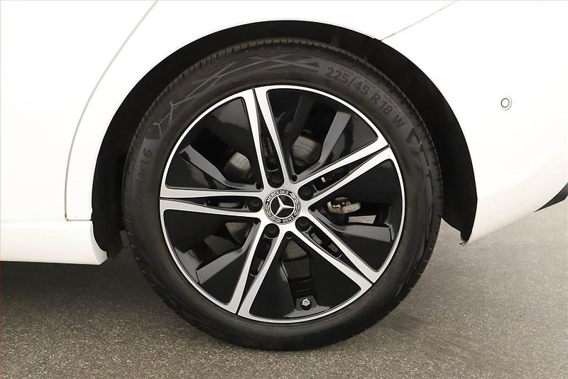 Mercedes-Benz Třídy A (2025) A 200 - fotka 12 z 25
