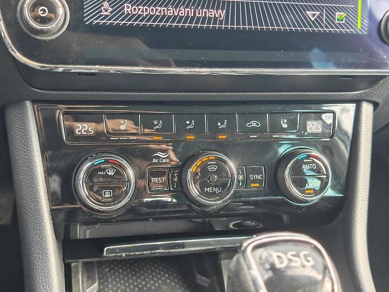 Škoda Superb L&K 7DSG 2,0TDI - fotka 21 z 26