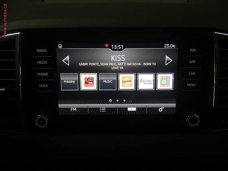 Škoda Karoq (2019) 2.0 TDi, Ambition, LED, navi - fotka 18 z 24