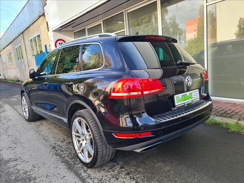 Volkswagen Touareg 4.2TDi*EXCLUSIVE*TAŽNÉ*KAM - fotka 6 z 45