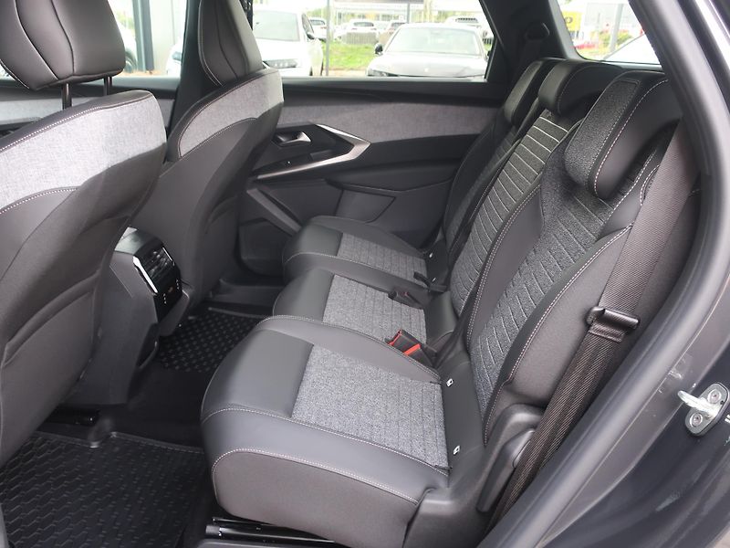 Peugeot 5008 ALLURE Hybrid 145 e-DCS6 - fotka 12 z 13