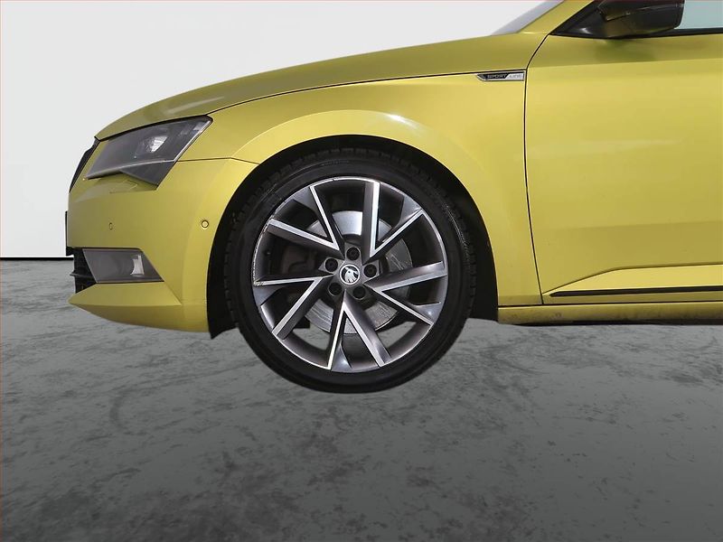 Škoda Superb (2018) Sportline 2.0 TSI, 4X4 - fotka 15 z 24
