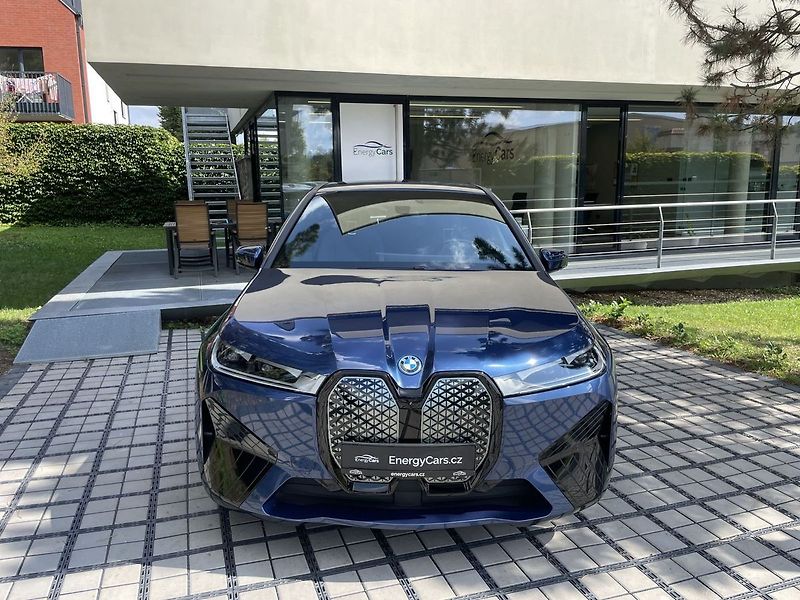 BMW Ostatní xDrive40 H&K REZERVACE - fotka 2 z 43