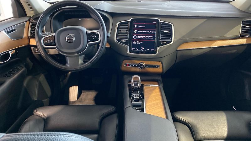 Volvo XC90 INSCRIPTION, B5 AWD, 173+10 kW - fotka 11 z 31