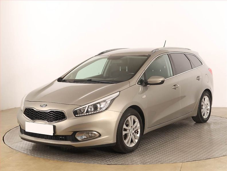 Kia Ceed (2014) 1.6 GDI, Tempomat - fotka 2 z 16