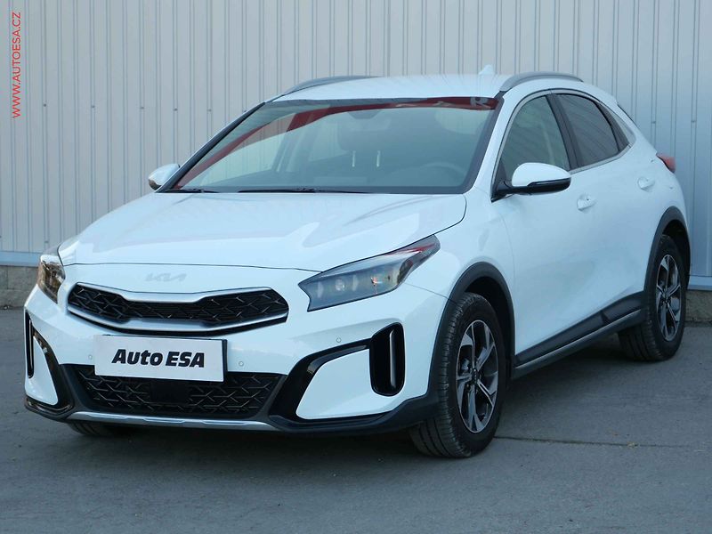 Kia XCeed (2025) 1.6 T-GDi, 1.maj,ČR, AT - fotka 3 z 26