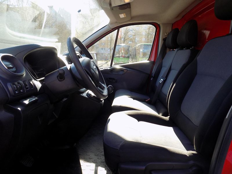 Opel Vivaro (2016) 1.6 88KW KLIMA - fotka 19 z 45