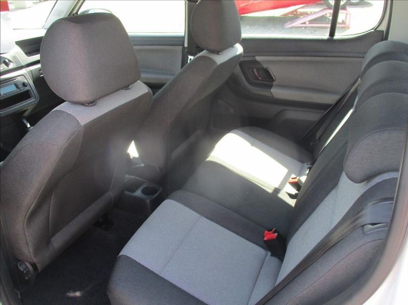 Škoda Fabia 1,2 TSi, klimatizace,serviska, - fotka 14 z 39