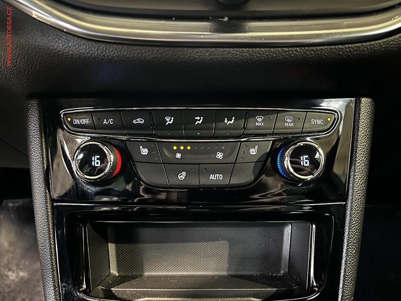 Opel Astra (2020) 1.5 CDTi, Elegance, LED, navi - fotka 15 z 17