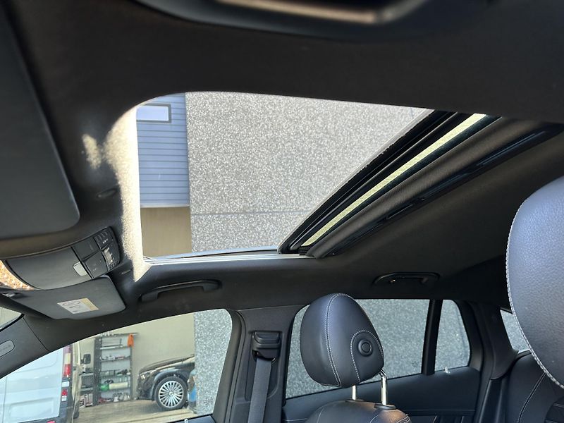 Mercedes-Benz EQC (2020) 400 4Matic 85 kWh - fotka 12 z 14