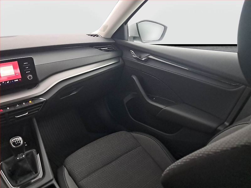 Škoda Octavia (2023) Ambition 2.0 TDI, ČR,1.maj - fotka 8 z 17