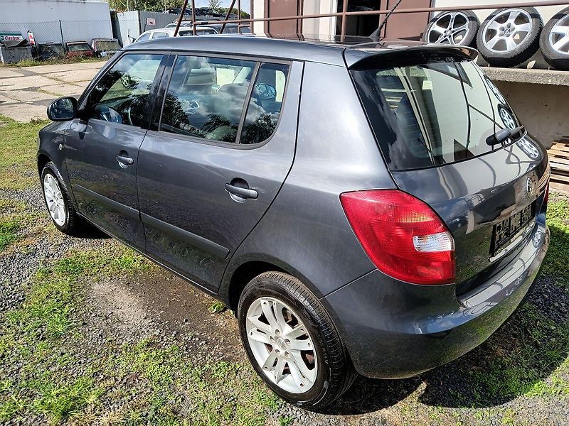 Škoda Fabia 1.4 16V Ambiente - fotka 3 z 25