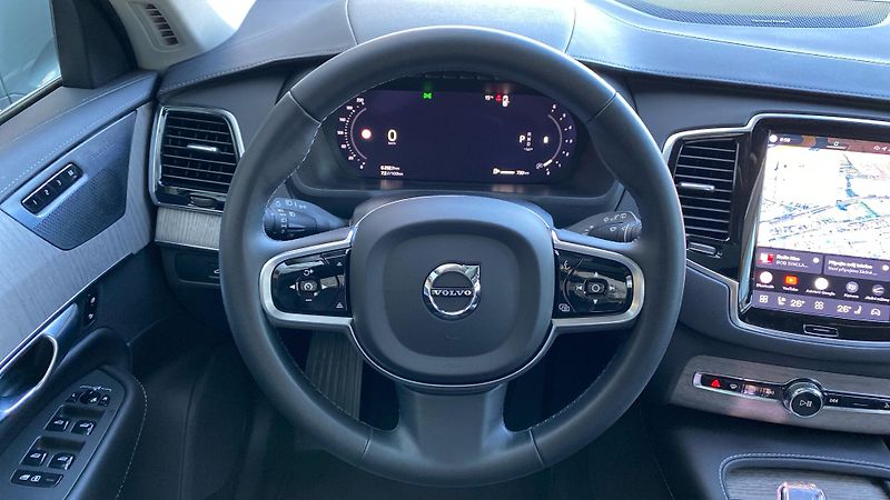 Volvo XC90 PLUS BRIGHT CHROME, B5 AWD, 17 - fotka 14 z 45