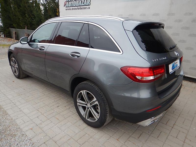 Mercedes-Benz GLC (2016) 220 D 4MATIC DPH BUSINESS-DPH - fotka 4 z 33