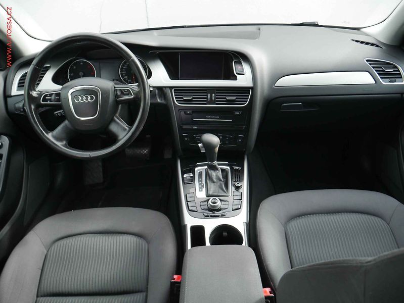 Audi A4 (2011) 2.0 TDI, AT, autoAC - fotka 8 z 16