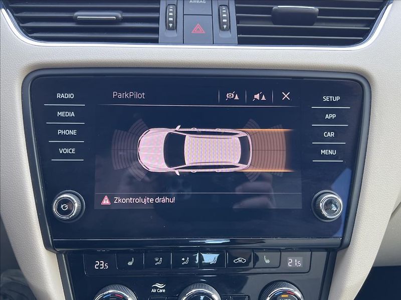 Škoda Octavia 2,0 TDi DSG STYLE nové rozvody - fotka 35 z 39