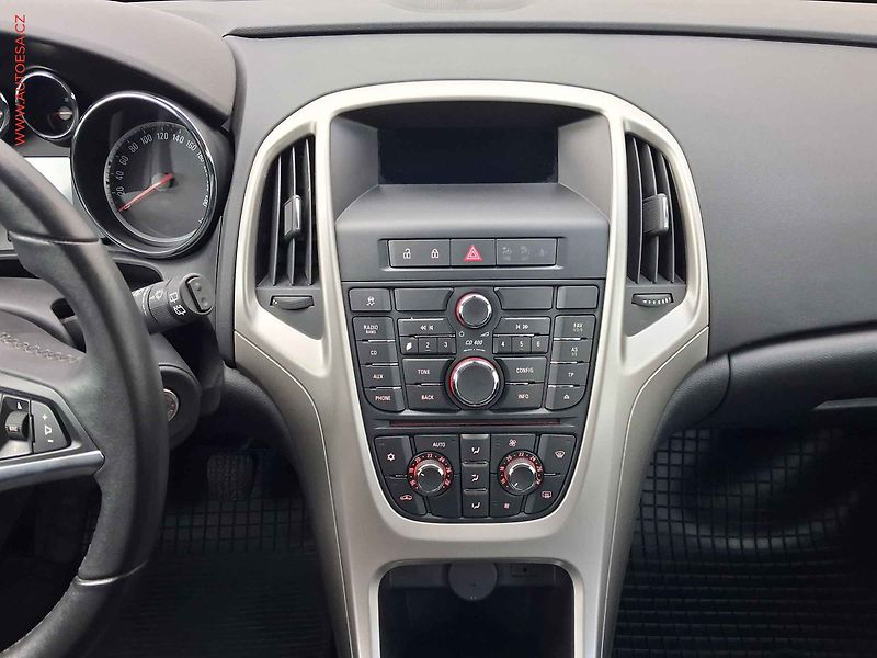 Opel Astra (2012) 1.4 T, 1.maj,ČR, servis - fotka 12 z 15