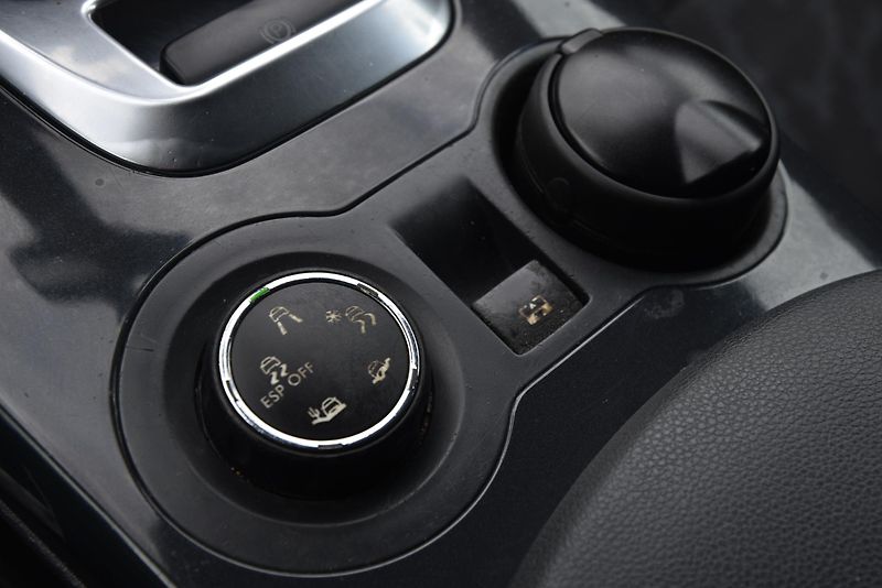 Peugeot 3008 2.0 HDi 6st,DKLIMA,TEMP,TZ,ALU - fotka 17 z 37