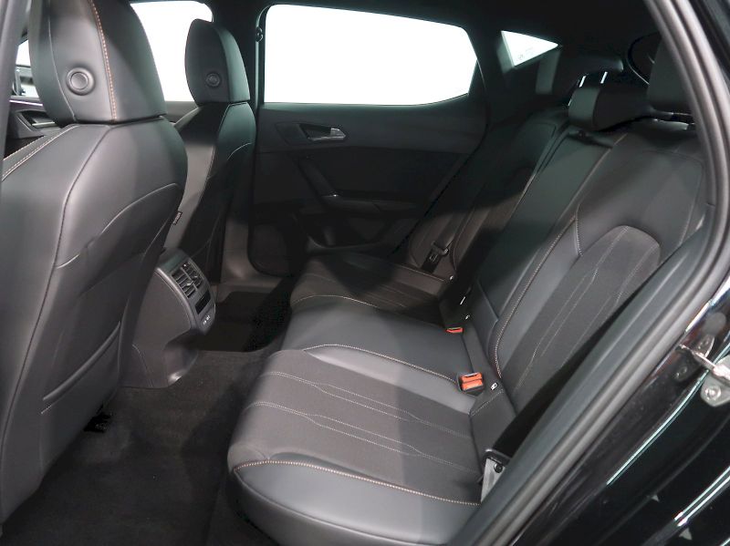 Cupra Leon (2025) 1.5eTSI 110KW DSG - fotka 15 z 41