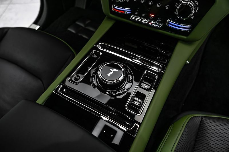 Rolls-Royce Spectre - fotka 22 z 29