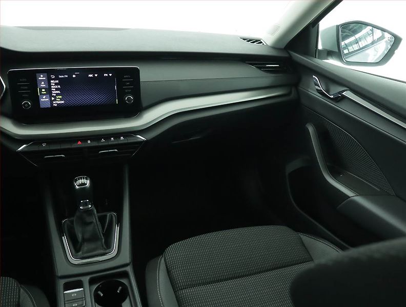 Škoda Octavia (2023) Ambition 2.0 TDI - fotka 8 z 15
