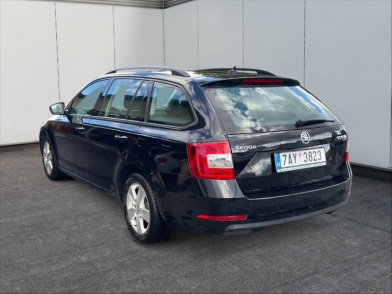 Škoda Superb 2,0 TDI 110 Style - fotka 4 z 11