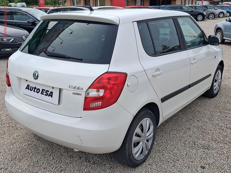 Škoda Fabia (2011) 1.2 TSI, 2.maj,ČR, AC - fotka 4 z 13