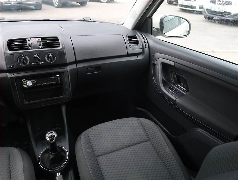 Škoda Fabia (2011) Ambition 1.2 TSI, Serv.kniha - fotka 8 z 15