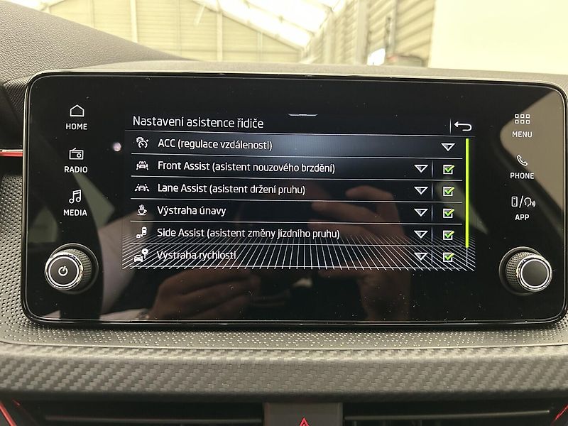 Škoda Kamiq 1.0 TSI Monte Carlo - fotka 18 z 26