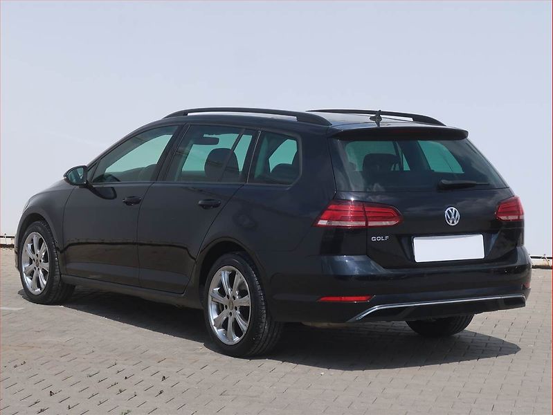 Volkswagen Golf (2019) 2.0 TDI, Automat, Serv.kniha - fotka 4 z 16