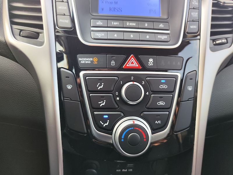 Hyundai i30 1.6 CRDi/81kW komfort - fotka 15 z 26