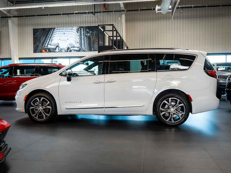 Chrysler Pacifica (2026) 3.6 V6 Pinnacle AWD 2x LCD - fotka 2 z 41