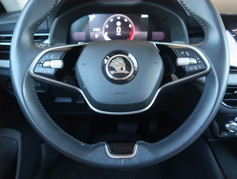 Škoda Kamiq (2024) Selection 1.0 TSI - fotka 16 z 20