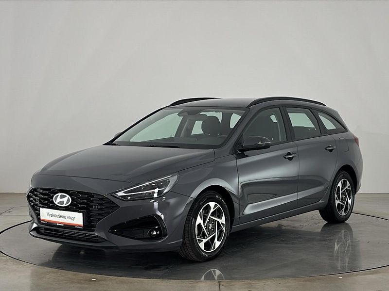 Hyundai i30 SMART DCT - fotka 1 z 26